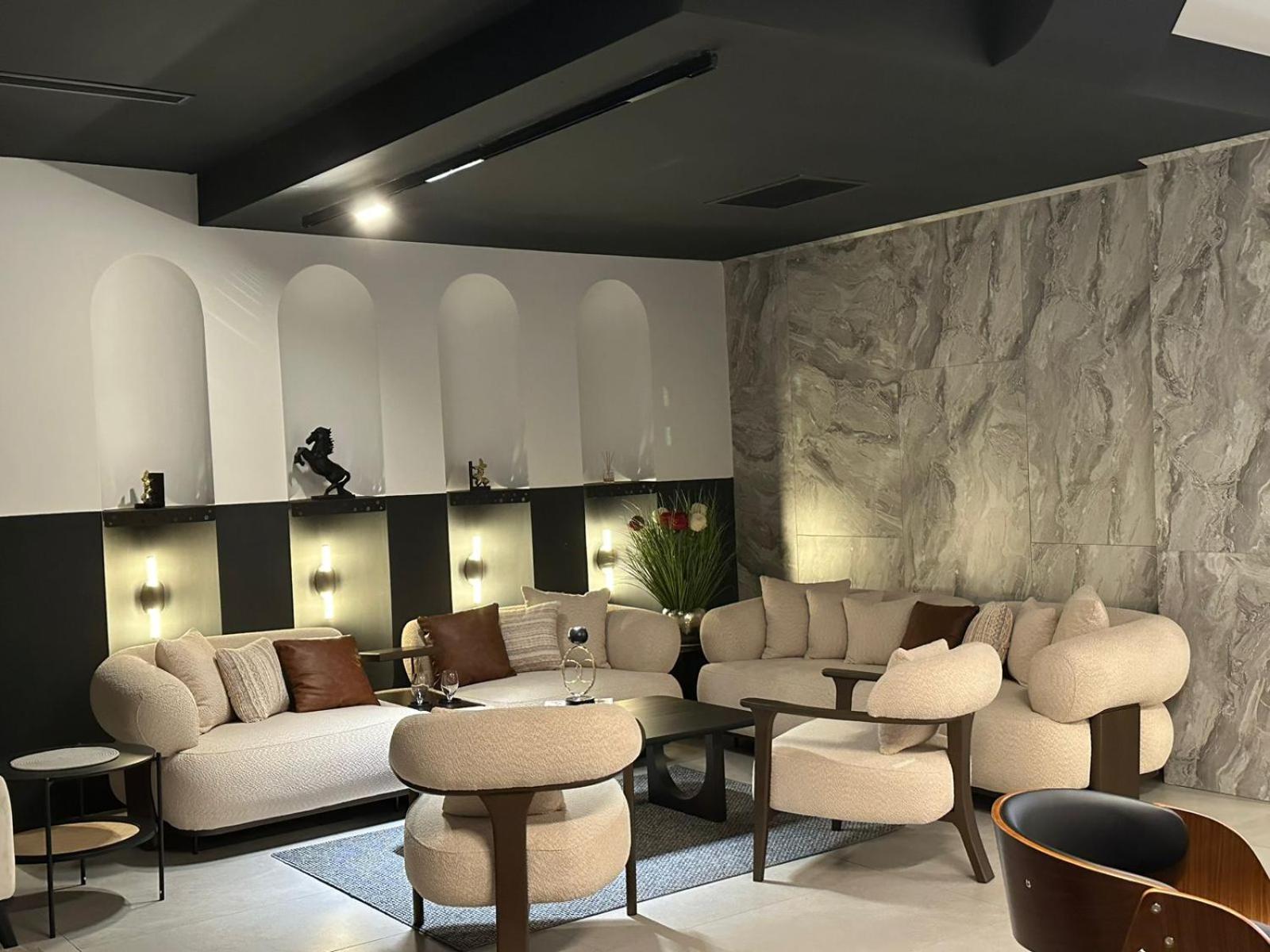 Ador Hotel North Mitrovica מראה חיצוני תמונה